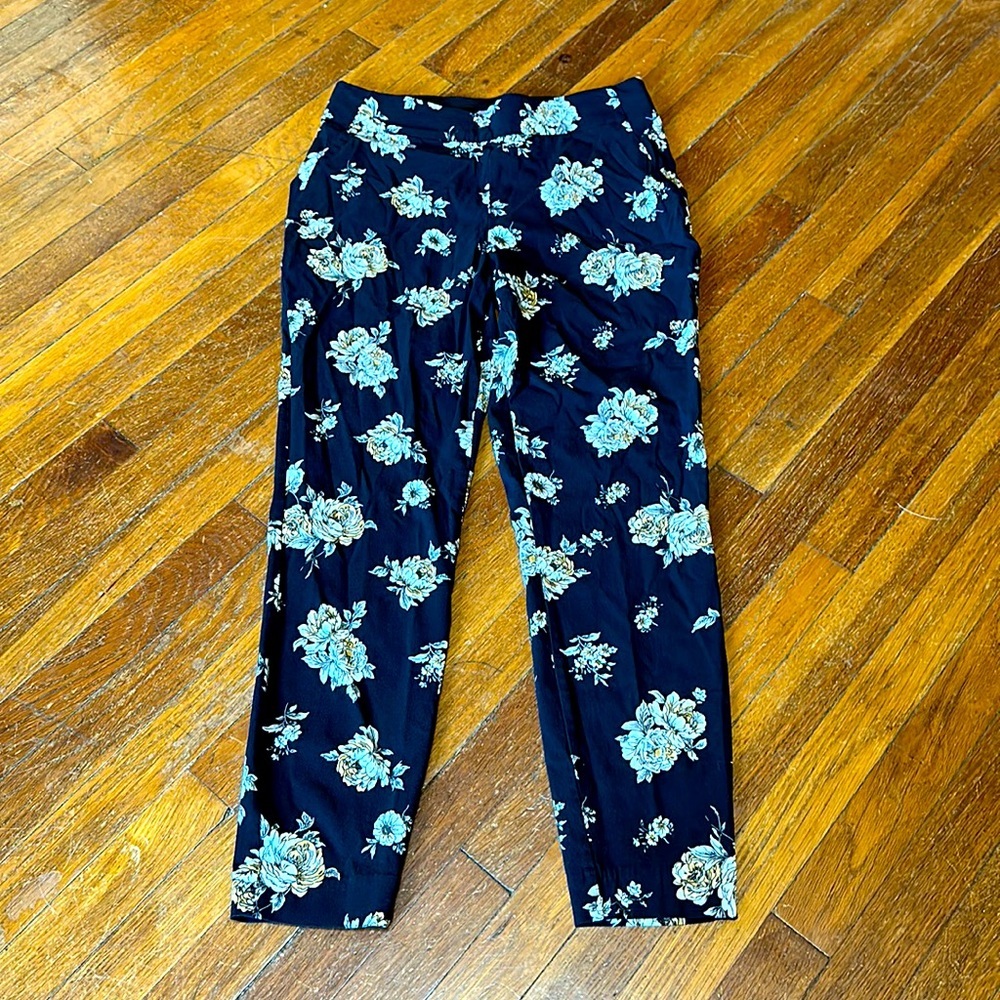 Maurice’s Women’s Pull On Ankle Pants, Medium (Short)